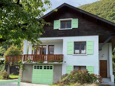 Grande maison savoyarde à proximité du lac d’Annecy