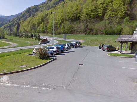 Le Lac car park