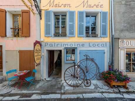 Nuit des musées - Inauguration de l'exposition "Jupons et pas pantalons"