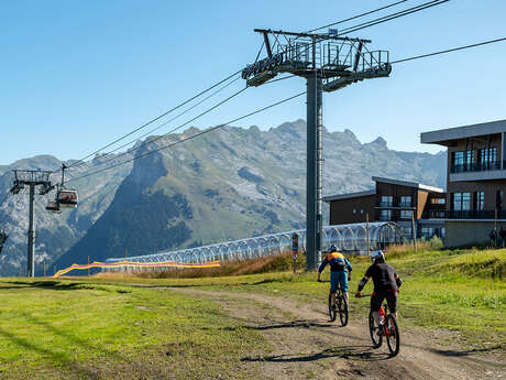 Itinéraire pédestre : balade en montagne, par télécabine, à Samoëns 1600