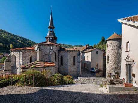 Visite guidée d'Olliergues, entre pittoresque et modernité