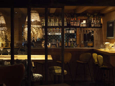 Weinstube - tapas - cocktail - Teestube Le Strato Berghütte