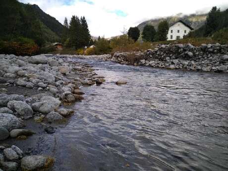 Pêche dans la rivière Arve