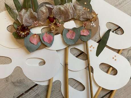 Atelier spécial enfant : masque fleuri