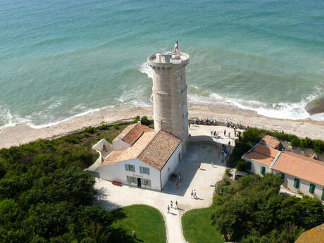 Phare des Baleines - Le musée et la vieille tour