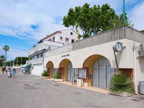 Salle Bernard Revest