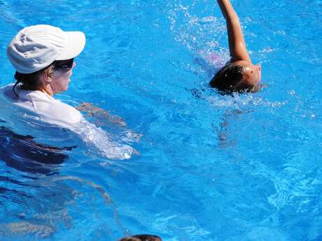 Cursos de natación para niños en el CNPA de La Flotte