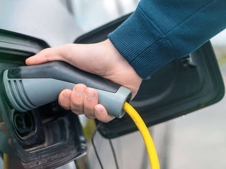 Borne de recharge pour véhicules électriques Loubéjac