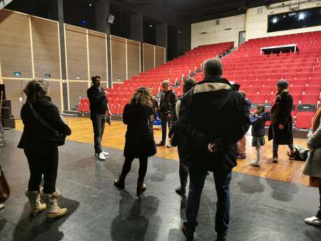Visite du théâtre de l'Esplanade du lac