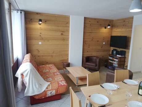 3 room apartment 6 people Le Chamois Entrance n ° 4