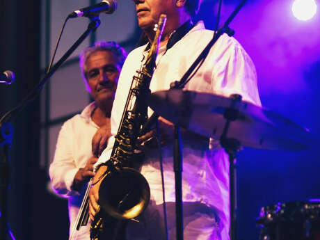 Dîner concert au Chat Blanc - Guy Martichon Jazzy Pop - Soirée Brouillade aux Truffes (producteur Espenon), autres plats Traiteur Poésie, desserts Glaces n'rolls