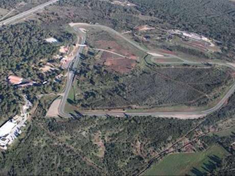 Le circuit du Var et sa base de loisirs