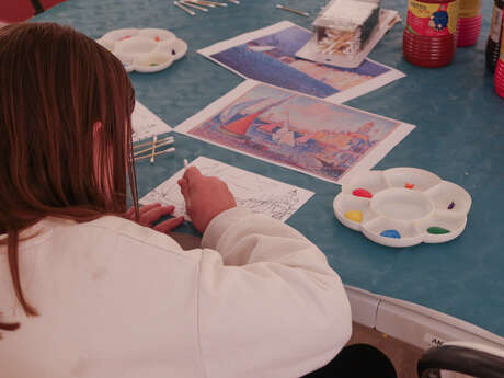 Generationsübergreifender Workshop im Musée de l'Annonciade: Gestaltung einer Grußkarte mit Aquarellfarben