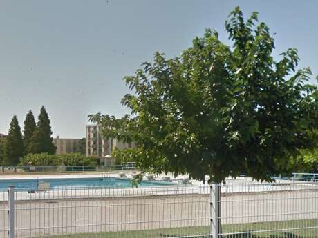 Piscine d'été de Cauvel