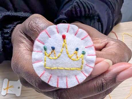 Embroidery workshop, embroidered brooch - Sewing & Self