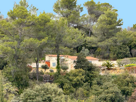 Maison d'artiste dans domaine privé