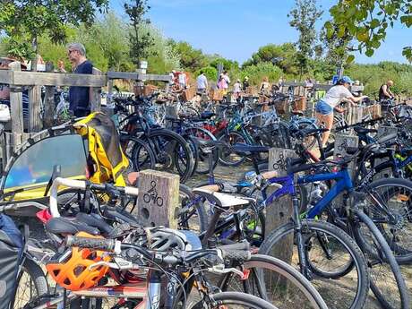 Cycle parking - Phare des Baleines