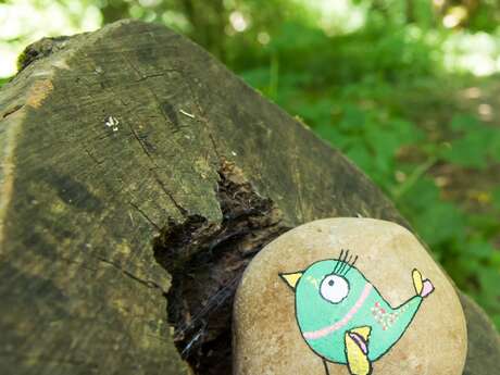 Chasse aux galets peints