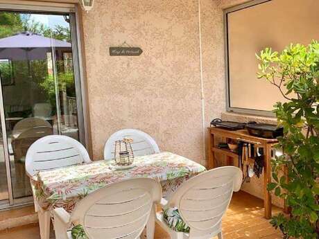 delluntosandrine@gmail.com