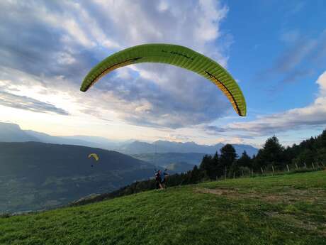 Vol parapente biplace avec Sacha Parapente
