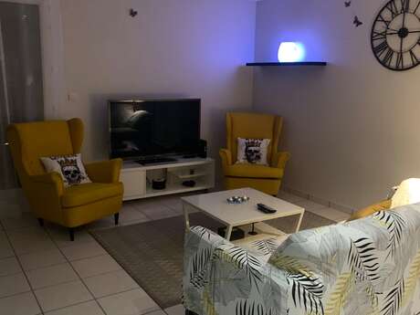 Yellow Vibes - la villa