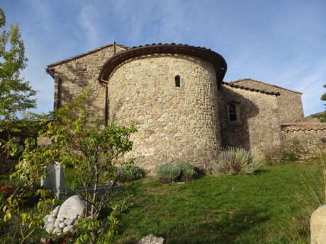 Sainte Croix de Caderle à la découverte d'un village typique: son histoire et ses plantes médicinales