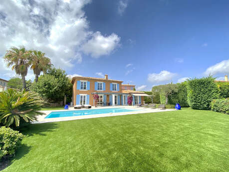 Villa for 6 with panoramic sea view