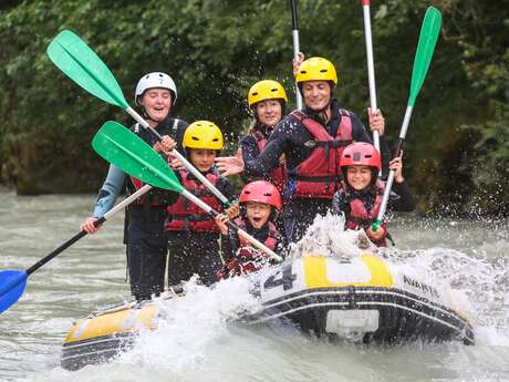 Activités d'eaux vives en famille avec Session Raft Activités d'eaux vives en famille avec Session Raft