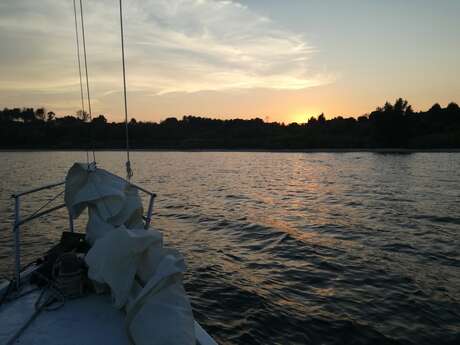 Put the sails on! Discovery tour of sailing and the Etang de Berre