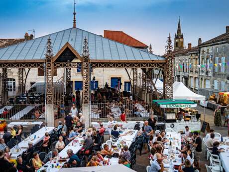 Marché gourmand à Bourg-de-Visa