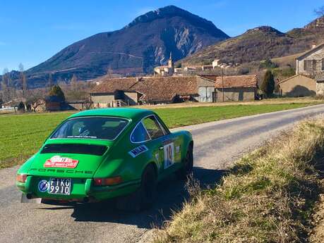 Passage du 28è Rallye Monte Carlo Historique : Le Château – La Bâtie-des-Fonts