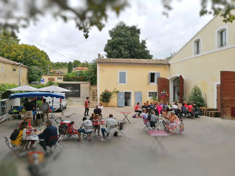 Vins et coquillages au Château de Calavon