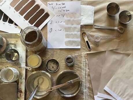 Cœurs à l’ouvrage – Peindre autrement : savoir- faire naturels, transmission et excellence 