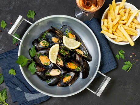 Repas dansant moule frites