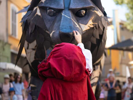 Déambulation "Rouge Sauvage" x Bric à Brac - Bonjour l'Hiver