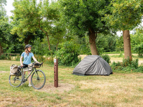 Aire de bivouac de Rives-du-Loir-en-Anjou