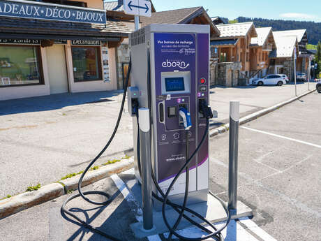 Borne de recharge véhicules électriques des Saisies (Avenue des Jeux Olympiques)