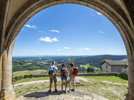 GR® 765 et Chemin de St-Jacques-de-Compostelle Cluny/Le Puy-en-Velay Etape Marols - Usson en Forez - Branche Ouest