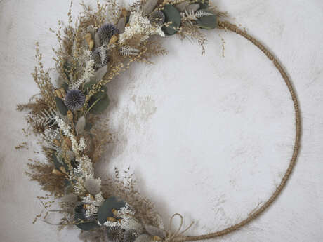 Créer une couronne de fleurs séchées à suspendre - Atelier adultes