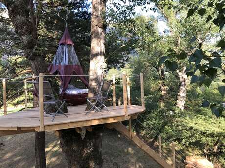 Pendolas perchées du camping la Cabane