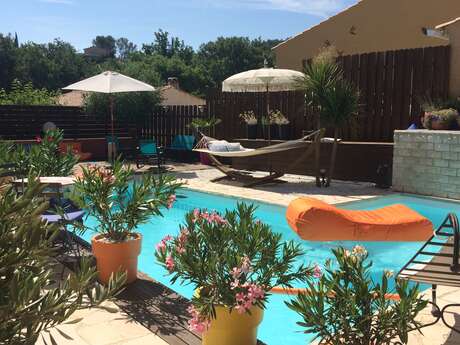 Maison individuel de plain pied avec garage et 2 places de parking privatif