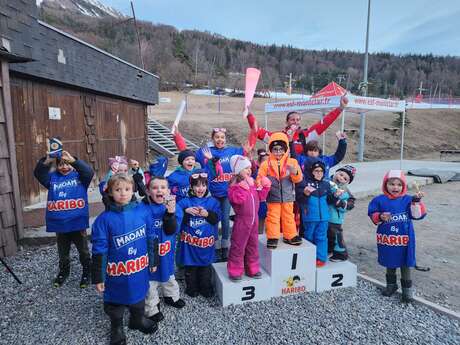 Chasse au trésor Haribo avec l'ESF à Montclar