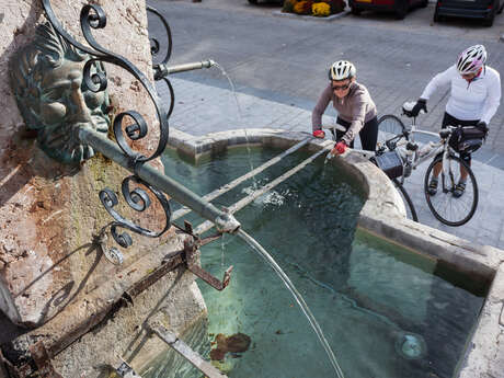 Fontaine de la place de l'Hôtel de Ville