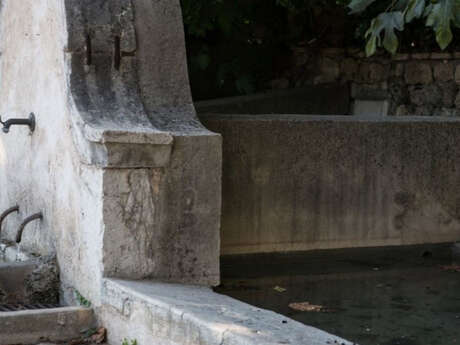 Lavoir, Fontaine et Abreuvoir de Font-Neuve