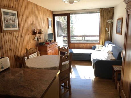 STUDIO CABIN AIGLE NOIR (JAN)