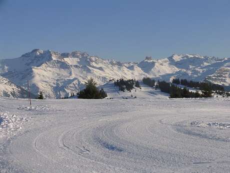 Panoramic closing circuit, facing Mont Blanc