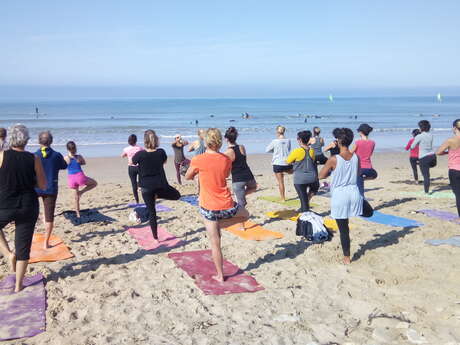 Yoga at the beach in Bois-Plage