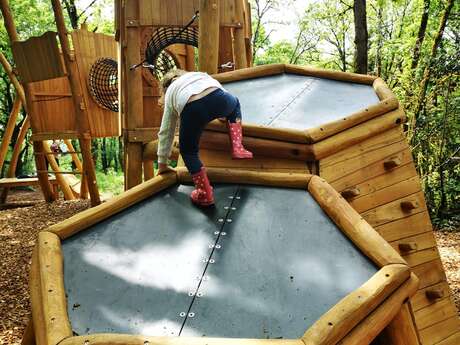 Aire de jeux de la Grotte du Bosc