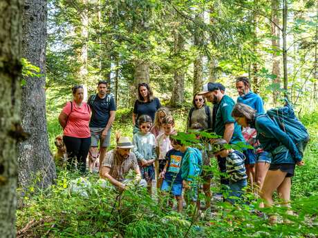 Les petits explorateurs et les légendes de la Fontaine de l'Ours