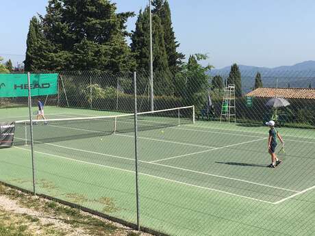 Cours de tennis